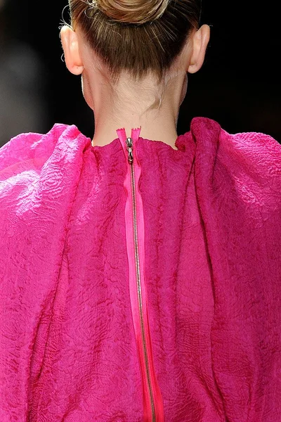 Look 24